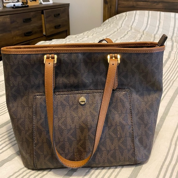 Michael Kors Handbag - Picture 2 of 8